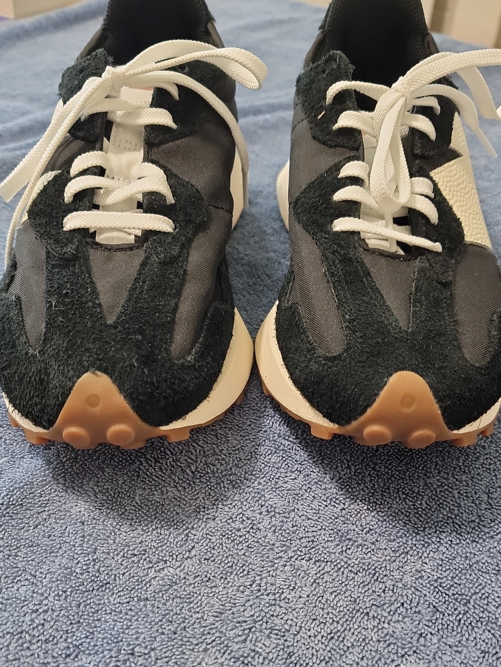 New Balance Women’s 327 Classic Retro Runner — Black Size 10 - Picture 6 of 11